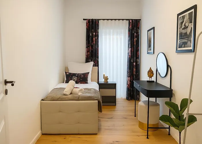 Namaste Homes - Luxus-apartment Mit Whirlpool & Garage